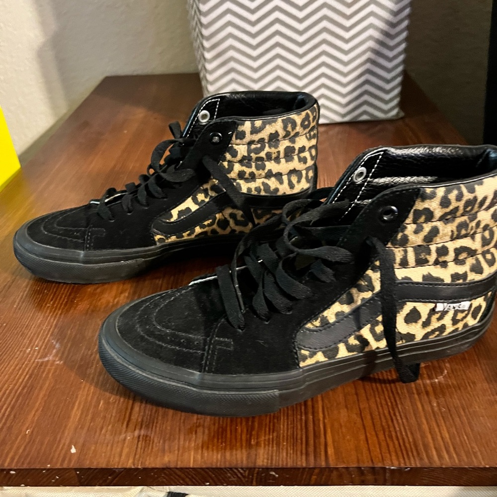 Leopard print Vans